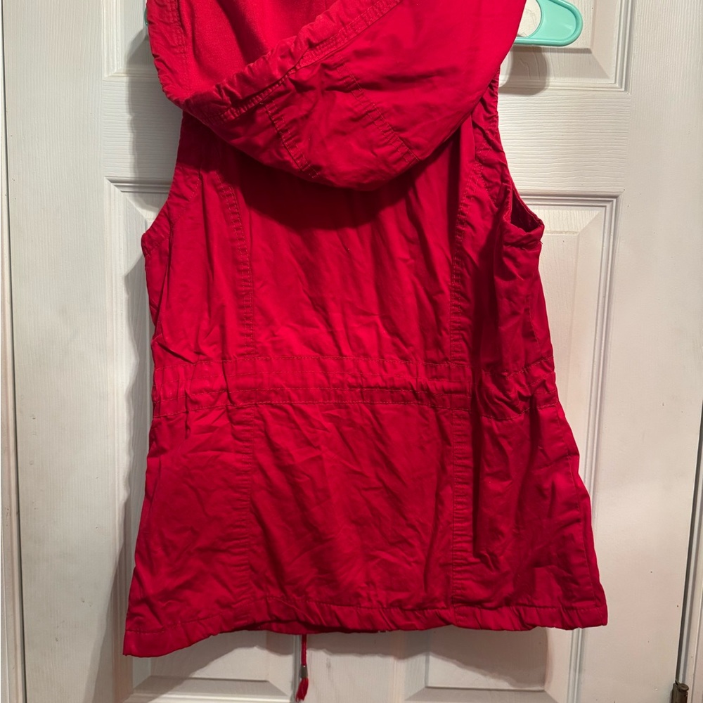 Snobbish Collection Vibrant Red Hooded Vest size Large - Picture 2 of 6